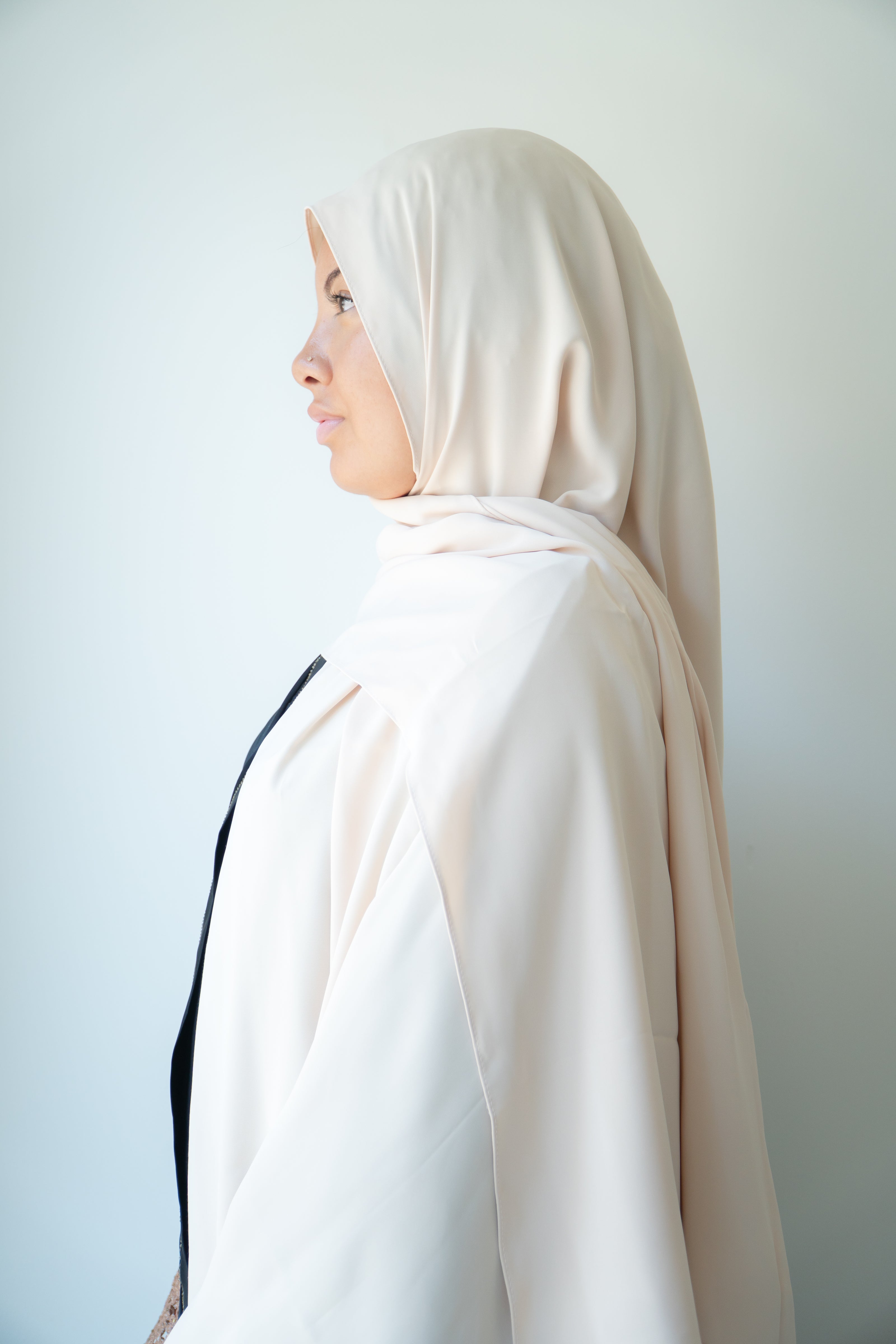 HIJAB AIMANTE CREAM MME BROWN PROFIL