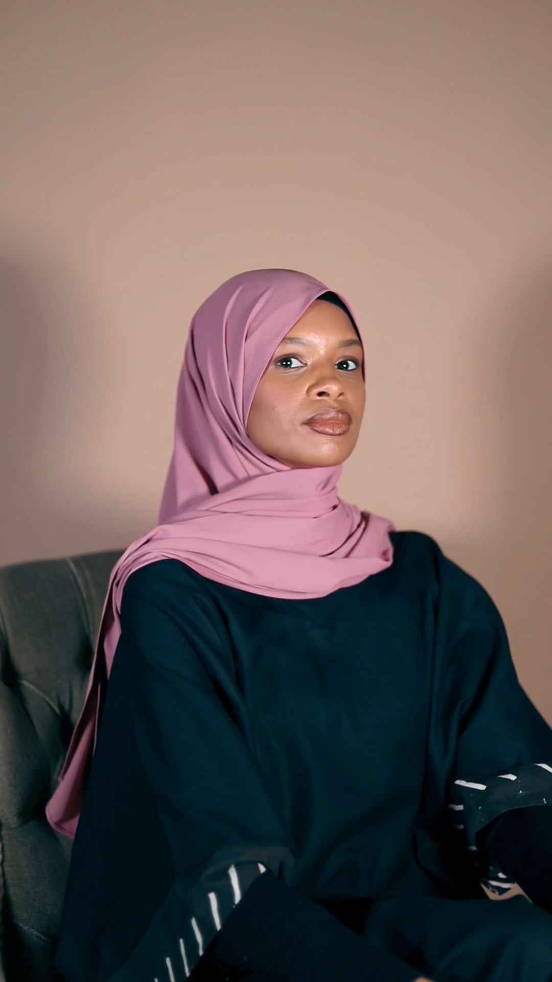 Hijab aimanté rose sans epingles mme brown